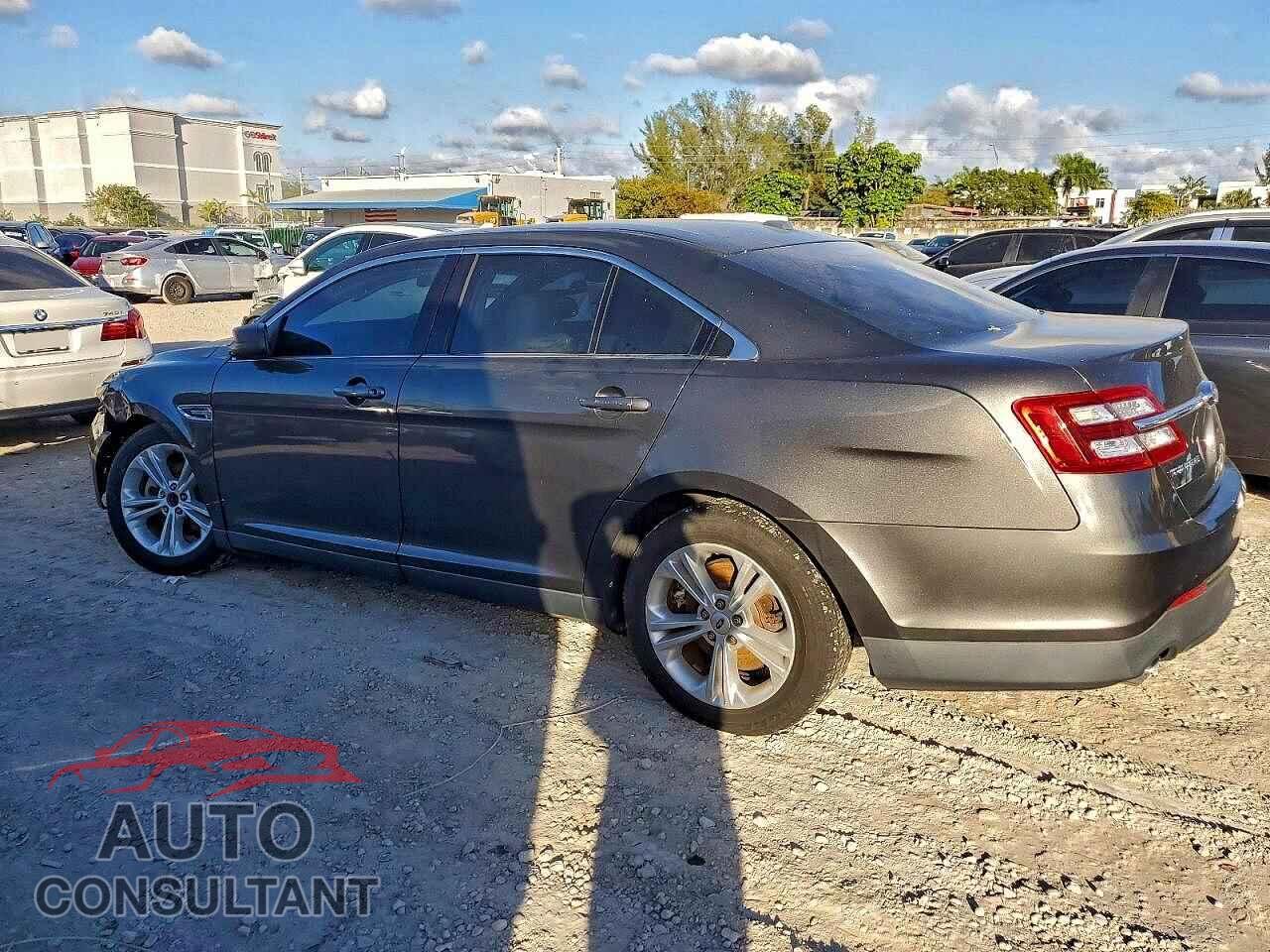 FORD TAURUS 2017 - 1FAHP2D86HG113468