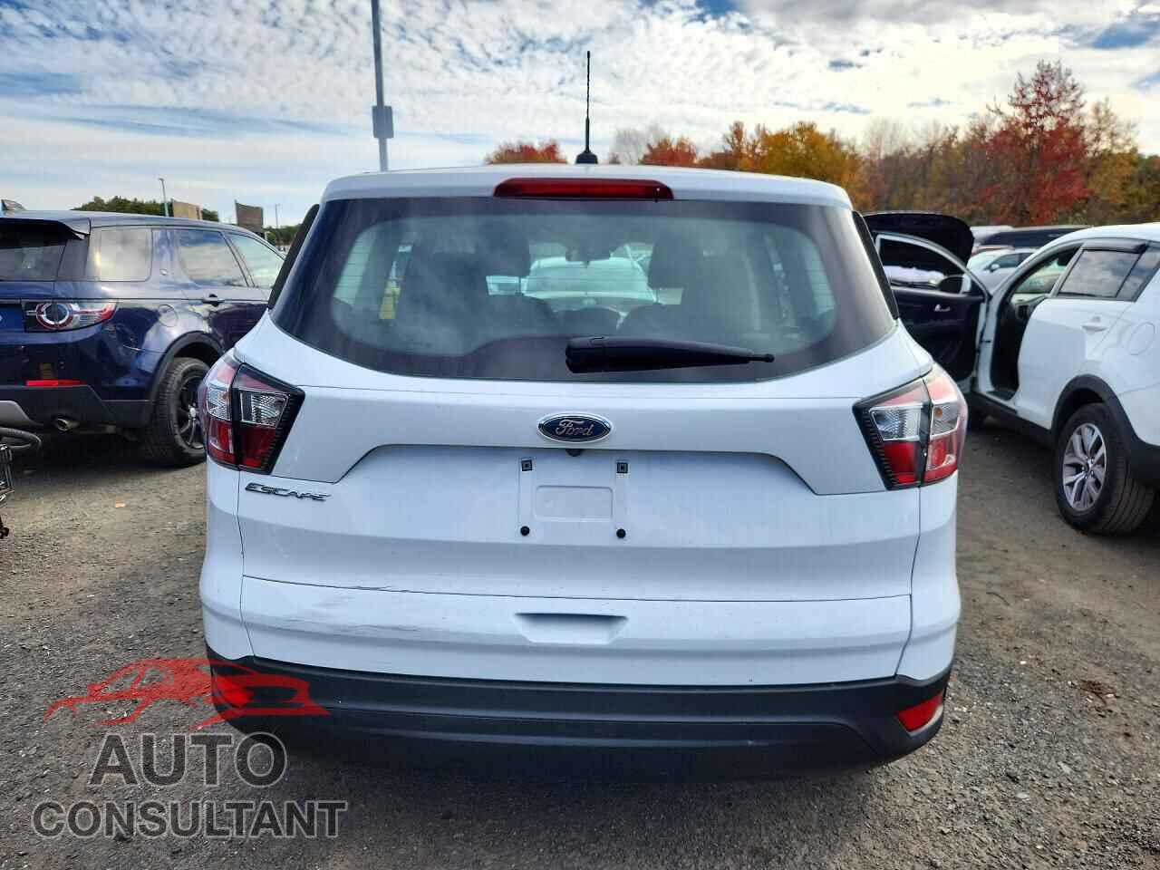 FORD ESCAPE 2017 - 1FMCU0F75HUC83193