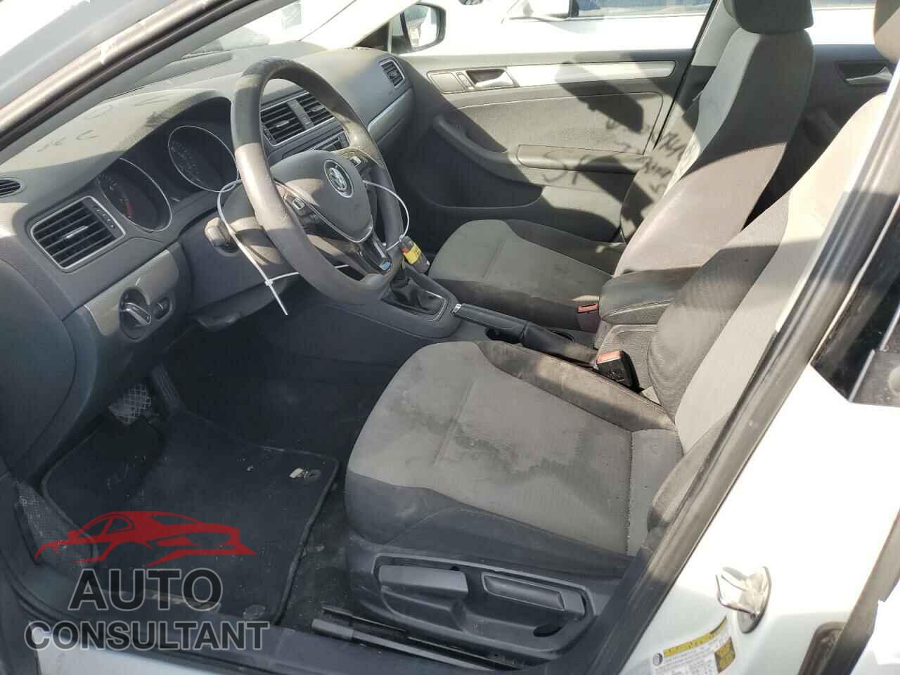 VOLKSWAGEN JETTA 2017 - 3VW2B7AJ2HM247383