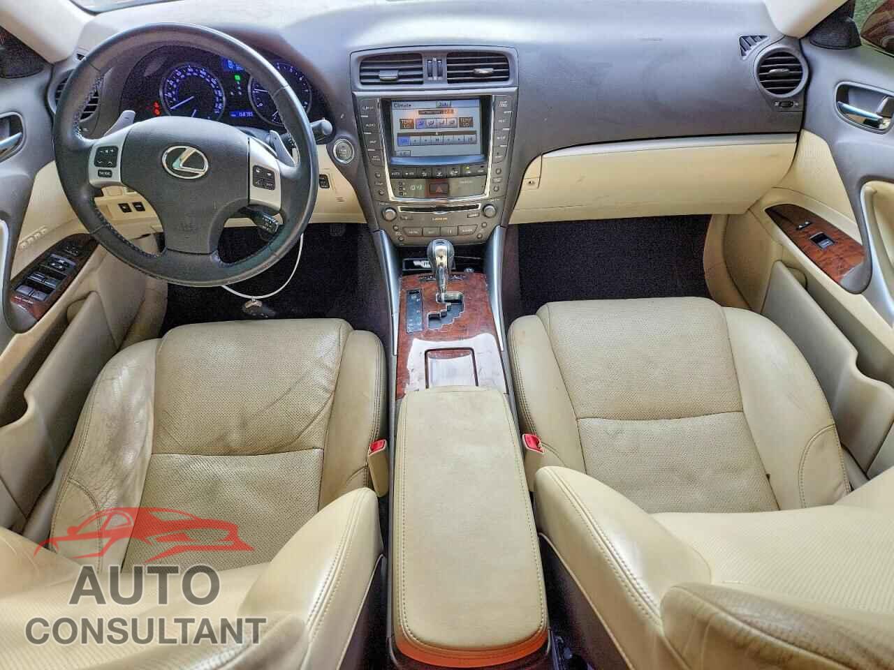 LEXUS IS 2011 - JTHCF5C20B5049614