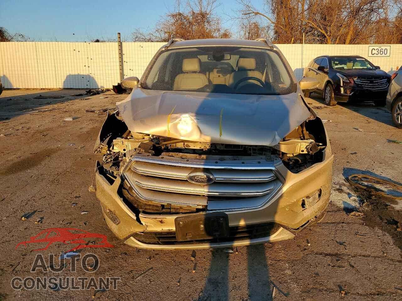 FORD ESCAPE 2017 - 1FMCU0JD3HUE85611