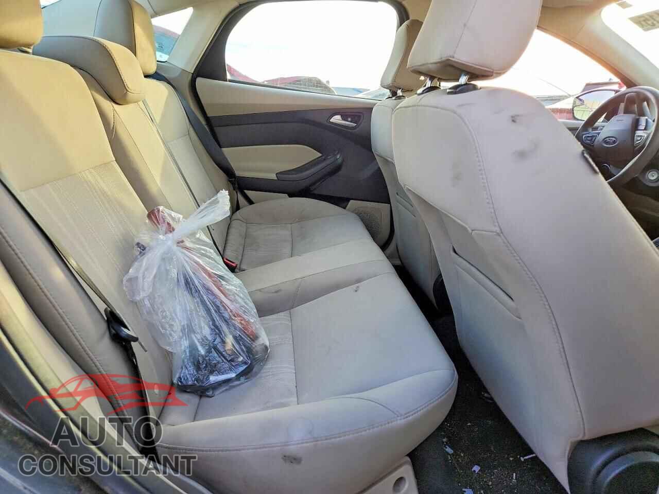 FORD FOCUS 2017 - 1FADP3F23HL298180