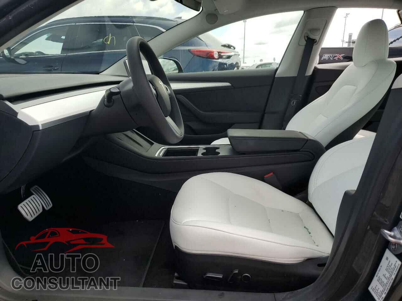 TESLA MODEL 3 2023 - 5YJ3E1EC2PF677330