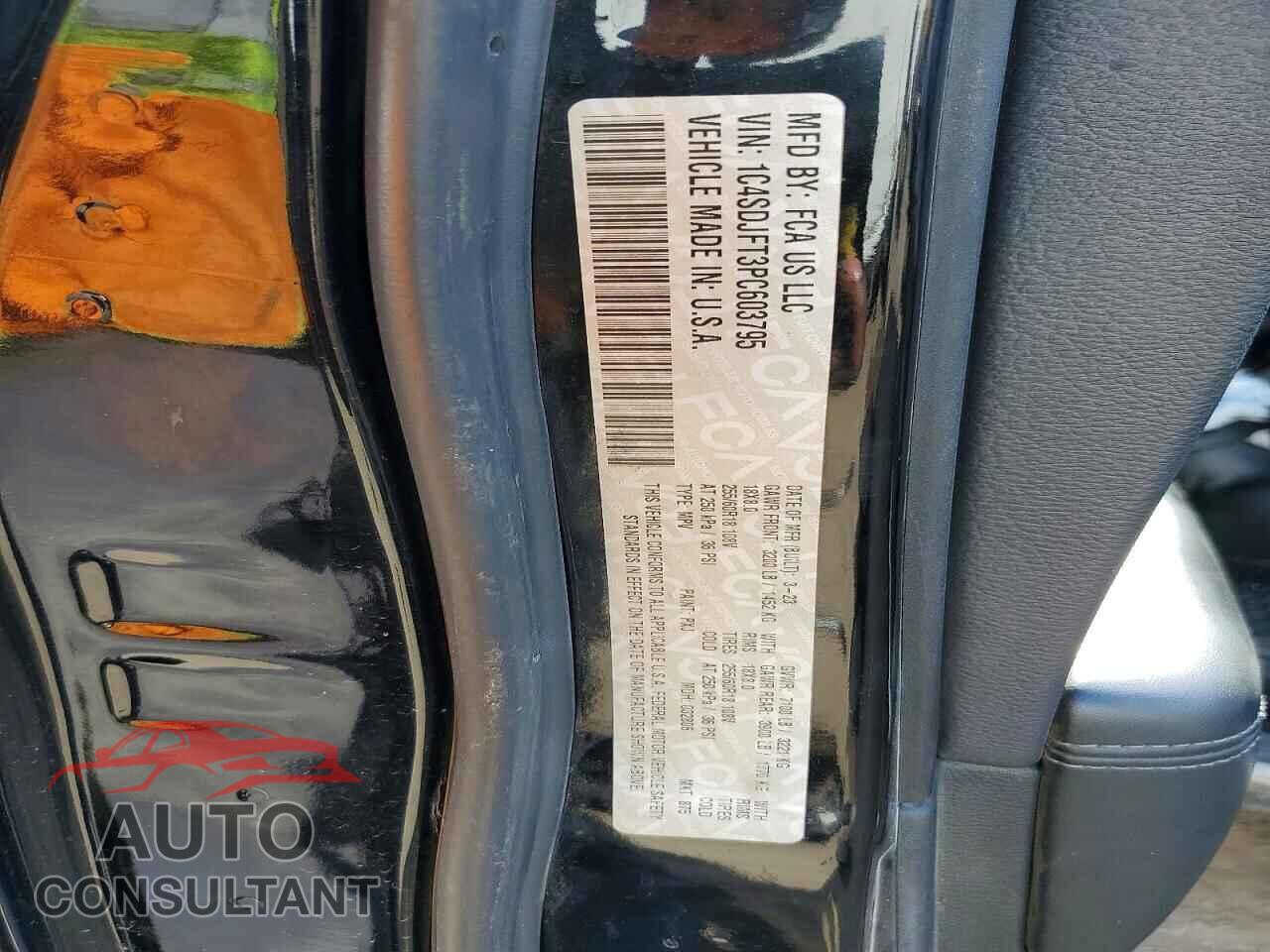 DODGE DURANGO 2023 - 1C4SDJFT3PC603795