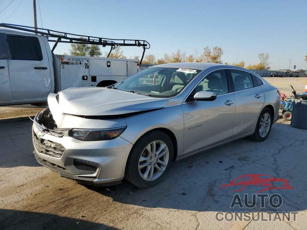 CHEVROLET MALIBU 2018 - 1G1ZD5ST0JF111428