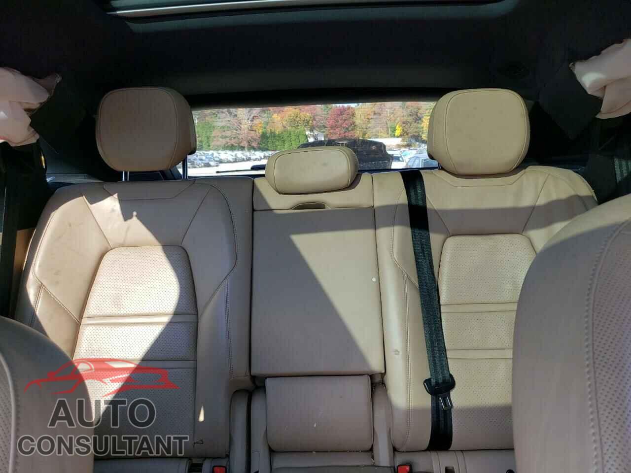 PORSCHE CAYENNE 2019 - WP1AB2AY0KDA62362