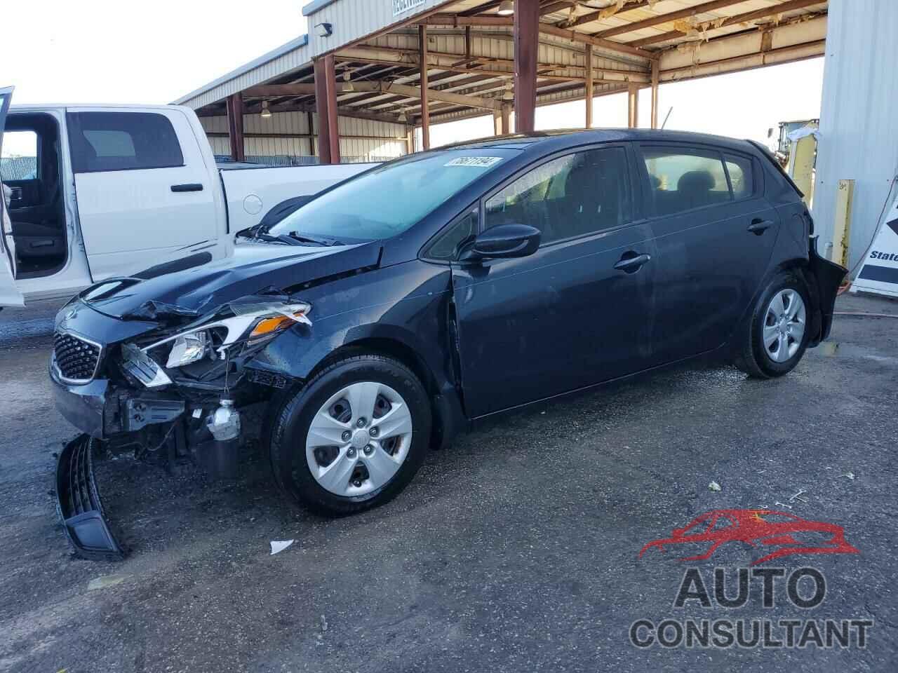 KIA FORTE 2017 - KNAFK5A85H5686411