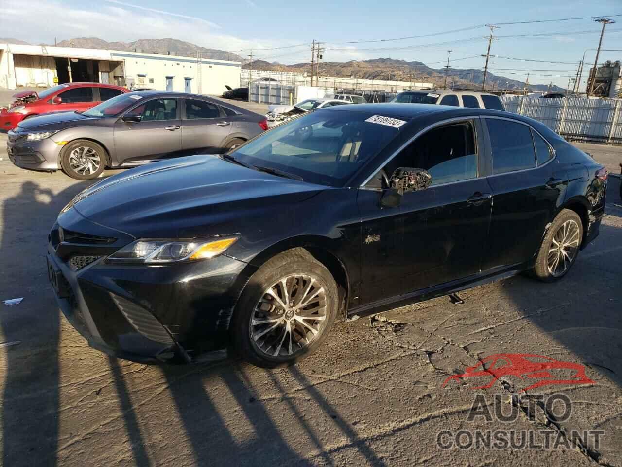 TOYOTA CAMRY 2018 - 4T1B11HK9JU140121