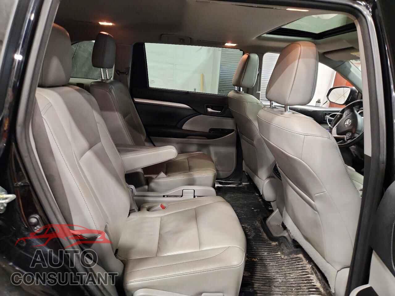 TOYOTA HIGHLANDER 2017 - 5TDJZRFH2HS480045