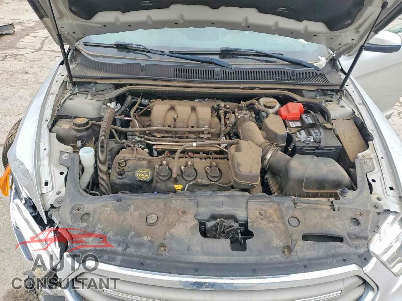 FORD TAURUS 2018 - 1FAHP2E85JG134252