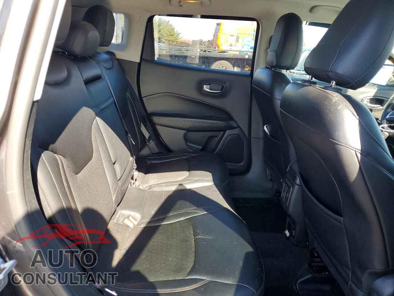 JEEP COMPASS 2017 - 3C4NJDBB0HT693403