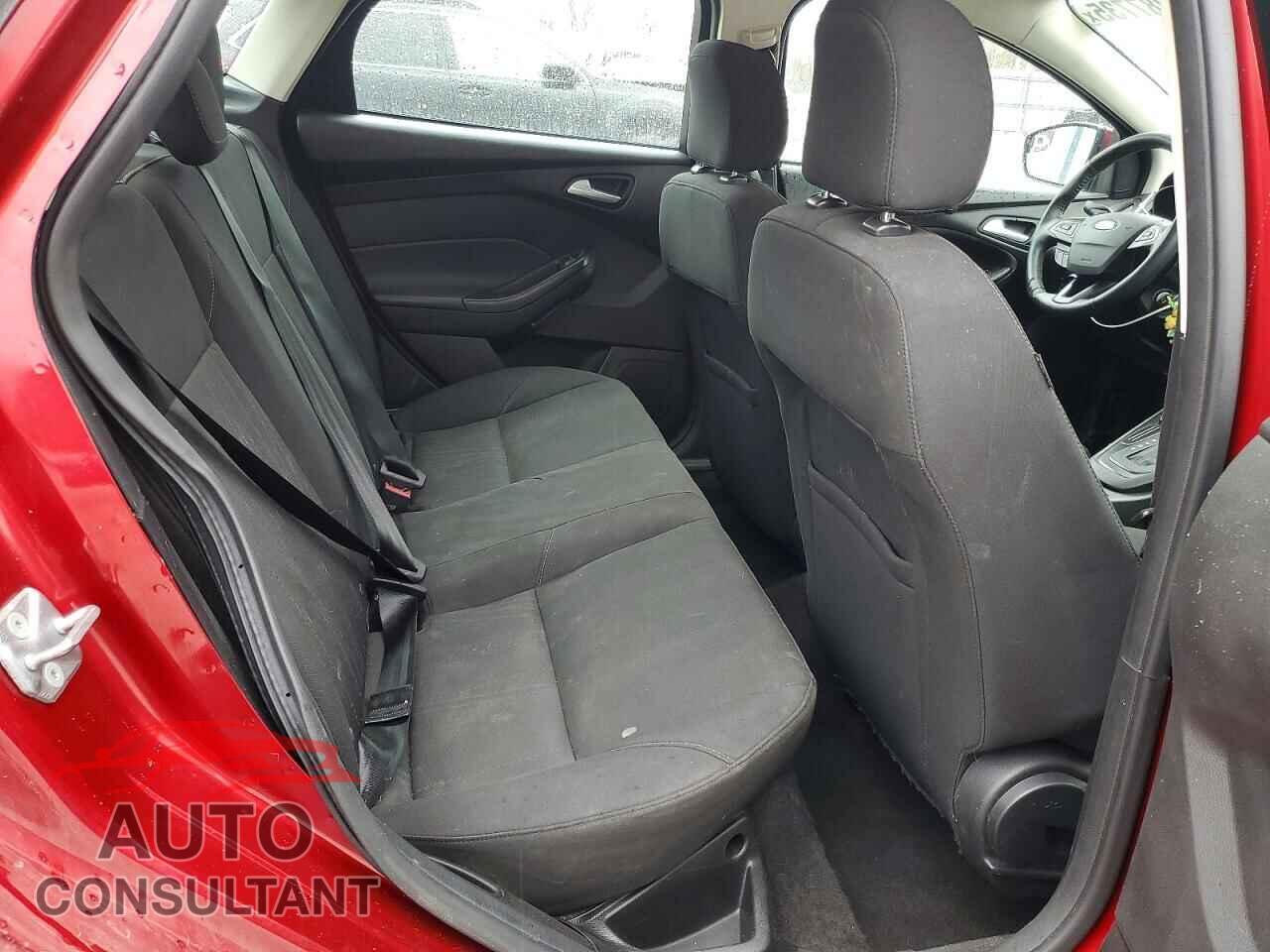 FORD FOCUS 2015 - 1FADP3F28FL340064