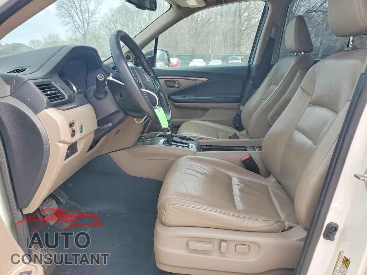 HONDA RIDGELINE 2017 - 5FPYK3F63HB034500