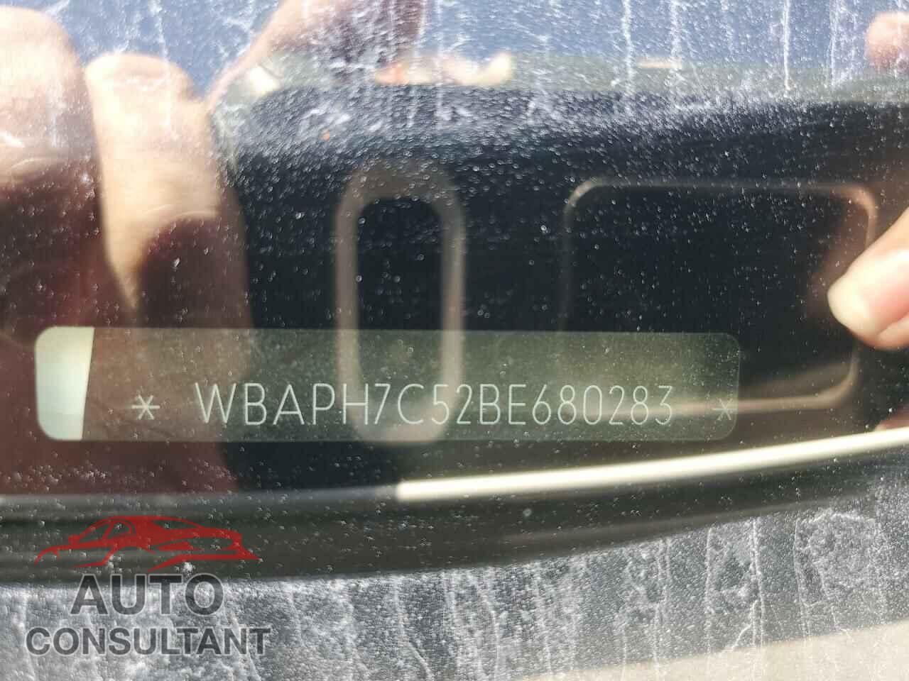 BMW 3 SERIES 2011 - WBAPH7C52BE680283