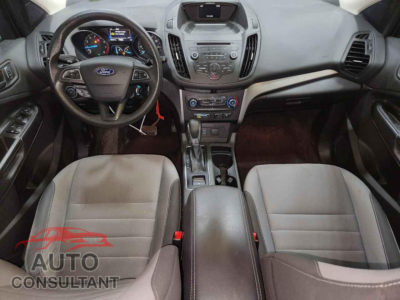 FORD ESCAPE 2017 - 1FMCU0F70HUD60066