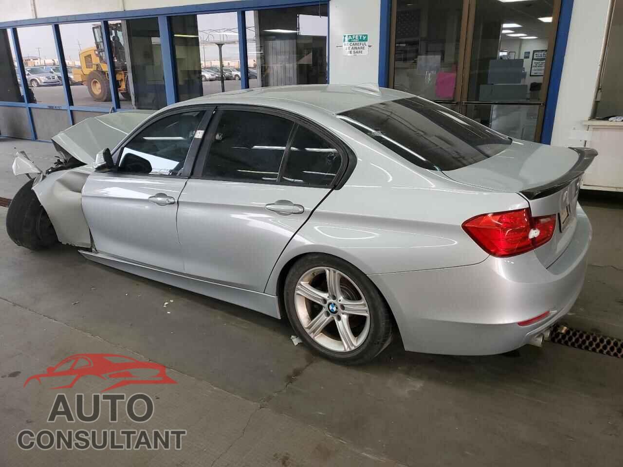 BMW 3 SERIES 2013 - WBA3C1C55DF444833