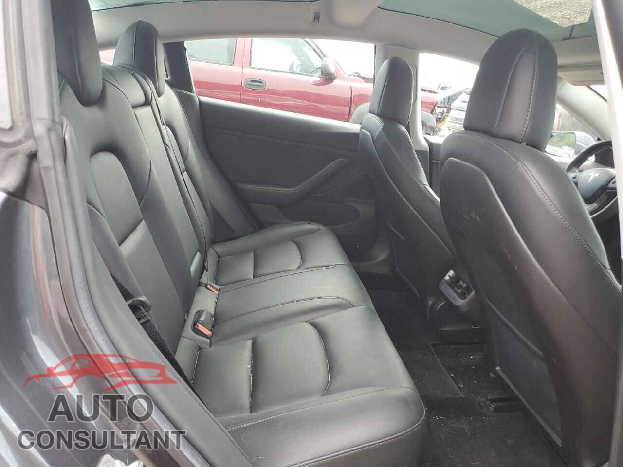 TESLA MODEL 3 2019 - 5YJ3E1EBXKF437586