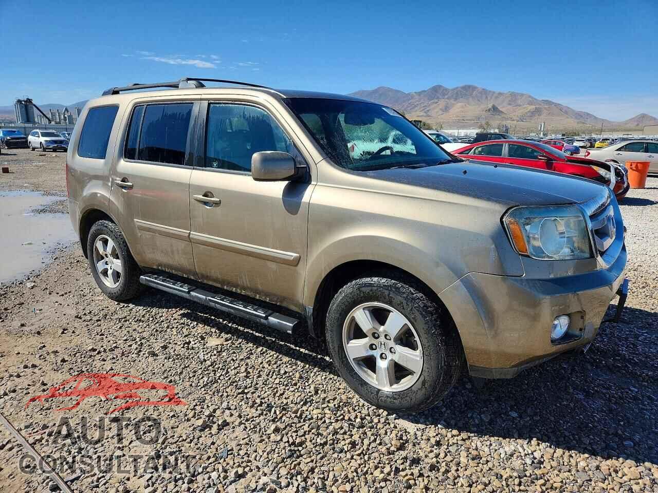 HONDA PILOT 2011 - 5FNYF4H48BB048124
