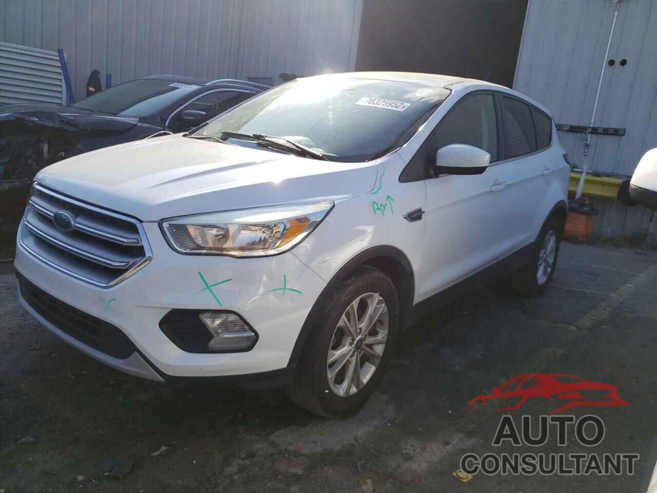 FORD ESCAPE 2017 - 1FMCU0GD6HUE77168