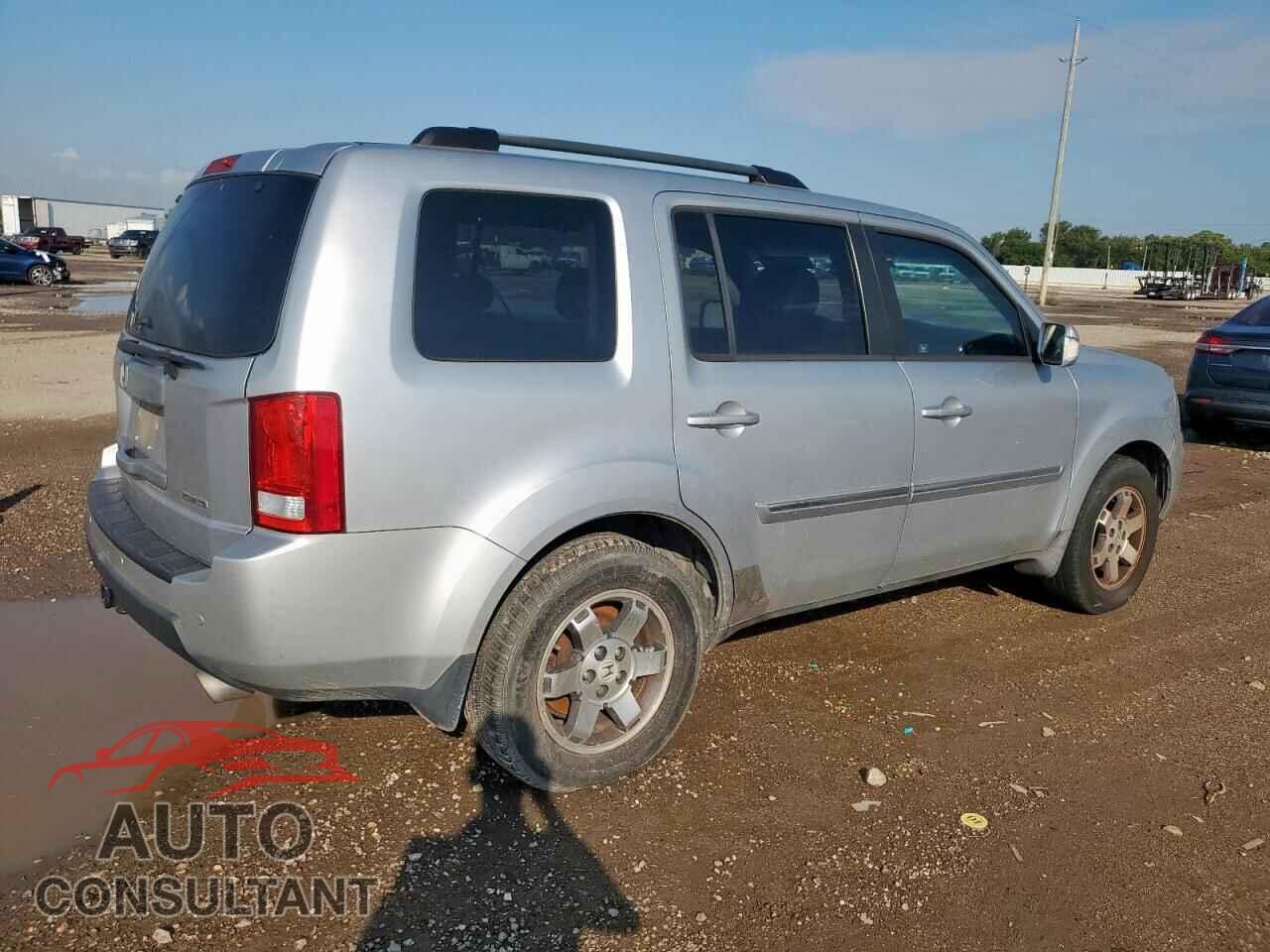 HONDA PILOT 2011 - 5FNYF3H97BB017646