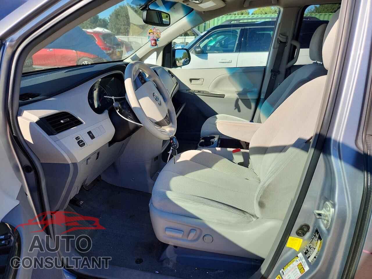 TOYOTA SIENNA 2013 - 5TDKK3DC8DS291889