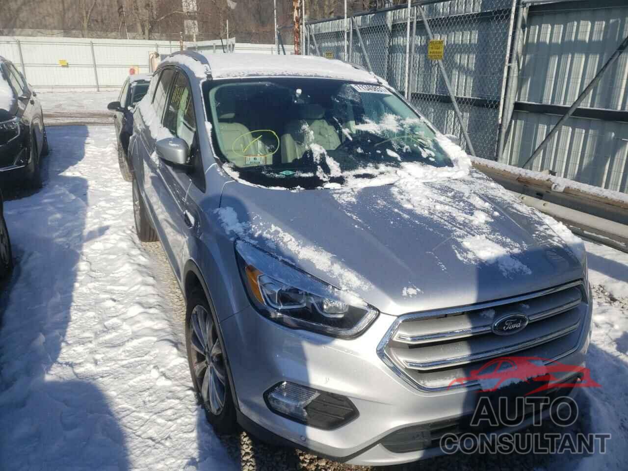 FORD ESCAPE 2018 - 1FMCU9J93JUA14371