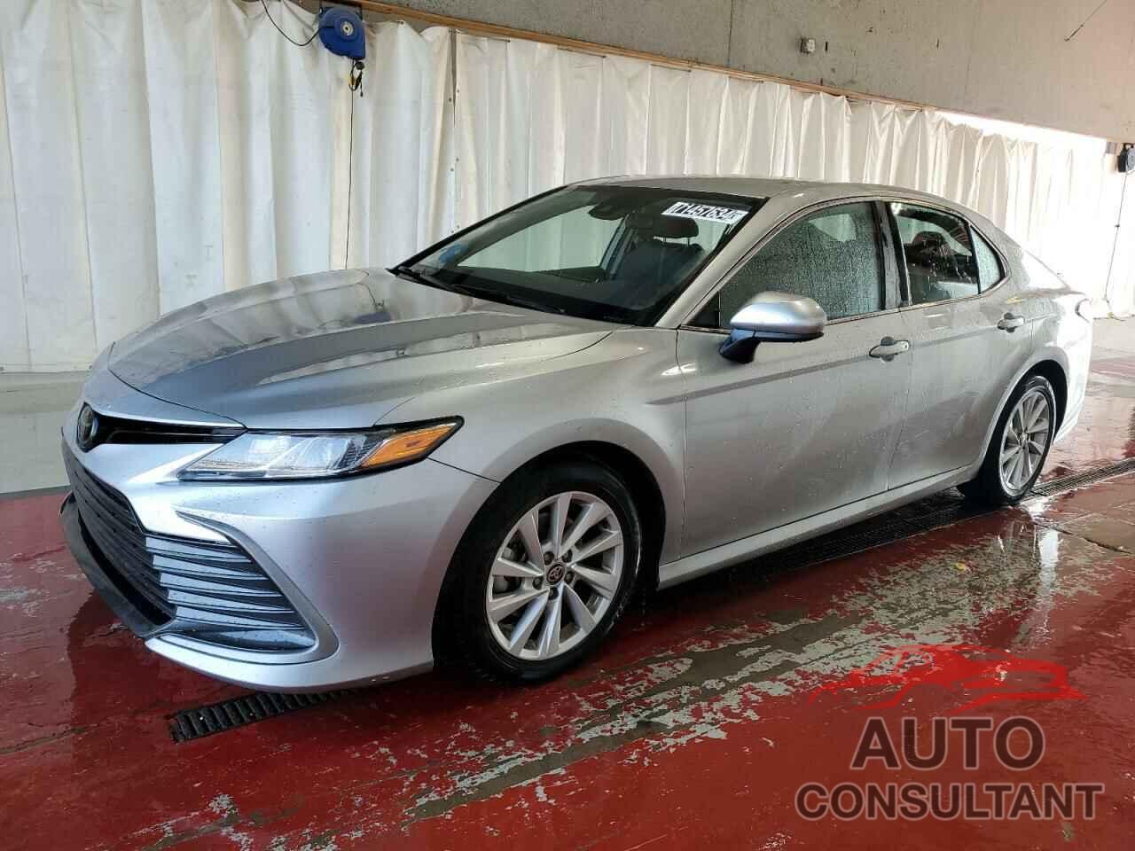 TOYOTA CAMRY 2022 - 4T1C11AK5NU689612