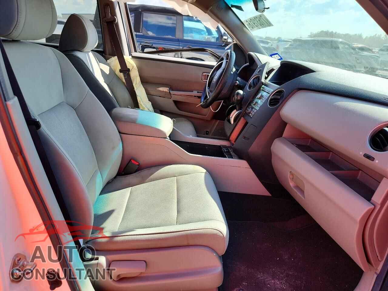 HONDA PILOT 2011 - 5FNYF4H29BB103257