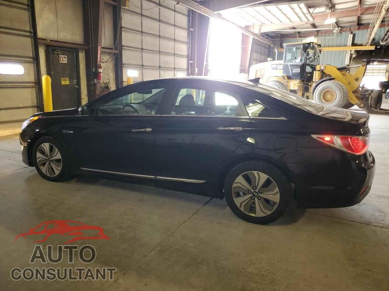 HYUNDAI SONATA 2013 - KMHEC4A47DA083525