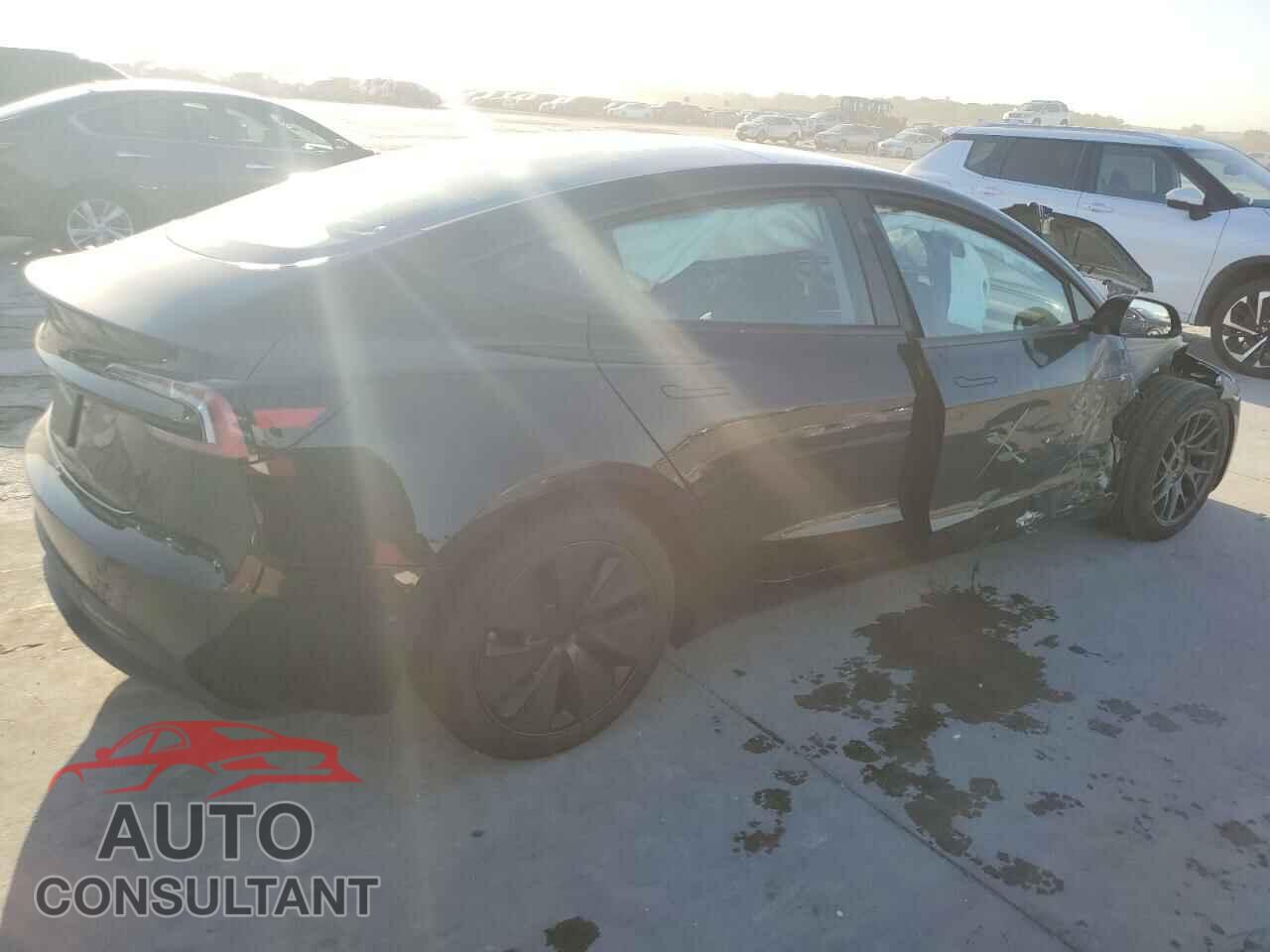 TESLA MODEL 3 2024 - 5YJ3E1EA7RF757837