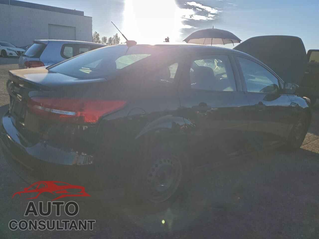 FORD FOCUS 2015 - 1FADP3E20FL314687