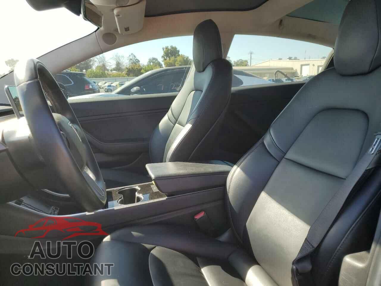TESLA MODEL 3 2017 - 5YJ3E1EA1HF002570