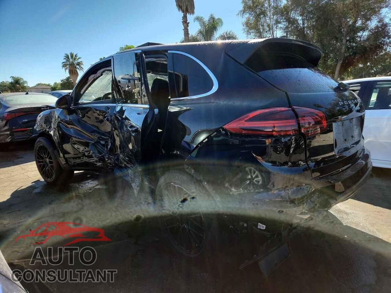 PORSCHE CAYENNE 2018 - WP1AA2A29JKA00144