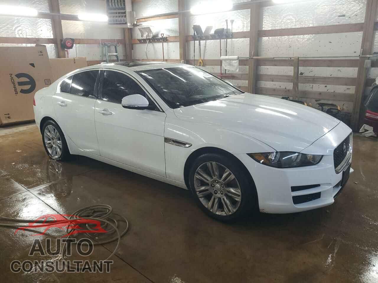 JAGUAR XE 2017 - SAJAJ4BV6HCP14468