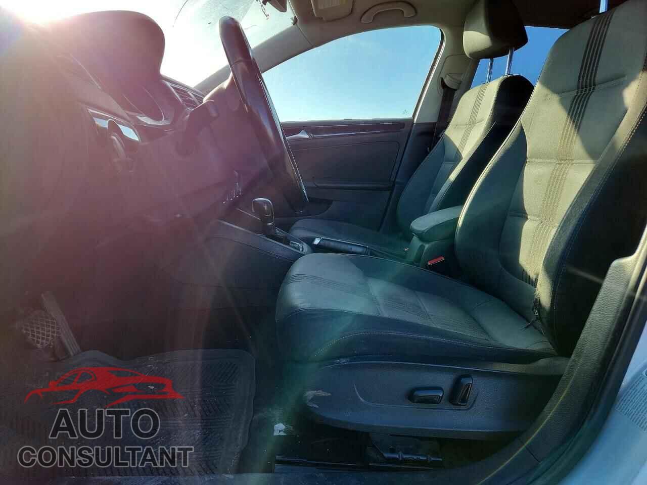 VOLKSWAGEN JETTA 2017 - 3VWDB7AJ4HM320309