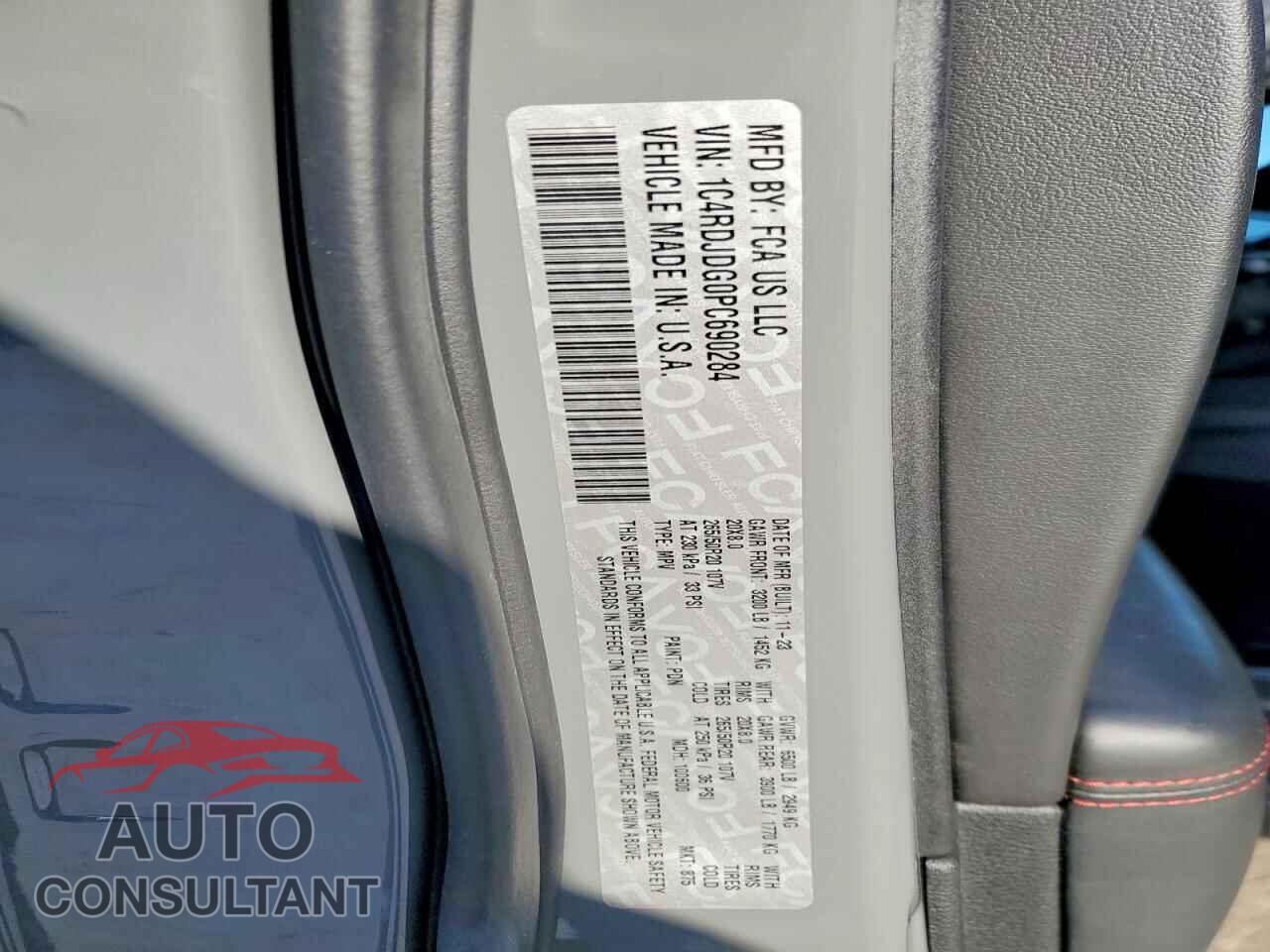 DODGE DURANGO 2023 - 1C4RDJDG0PC690284