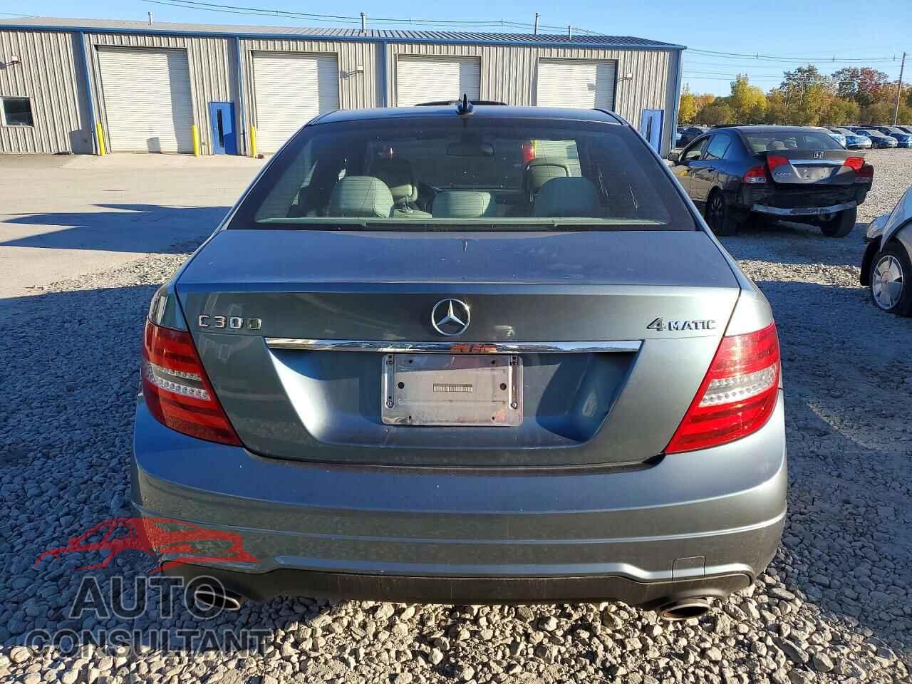 MERCEDES-BENZ C-CLASS 2012 - WDDGF8BB3CF927253