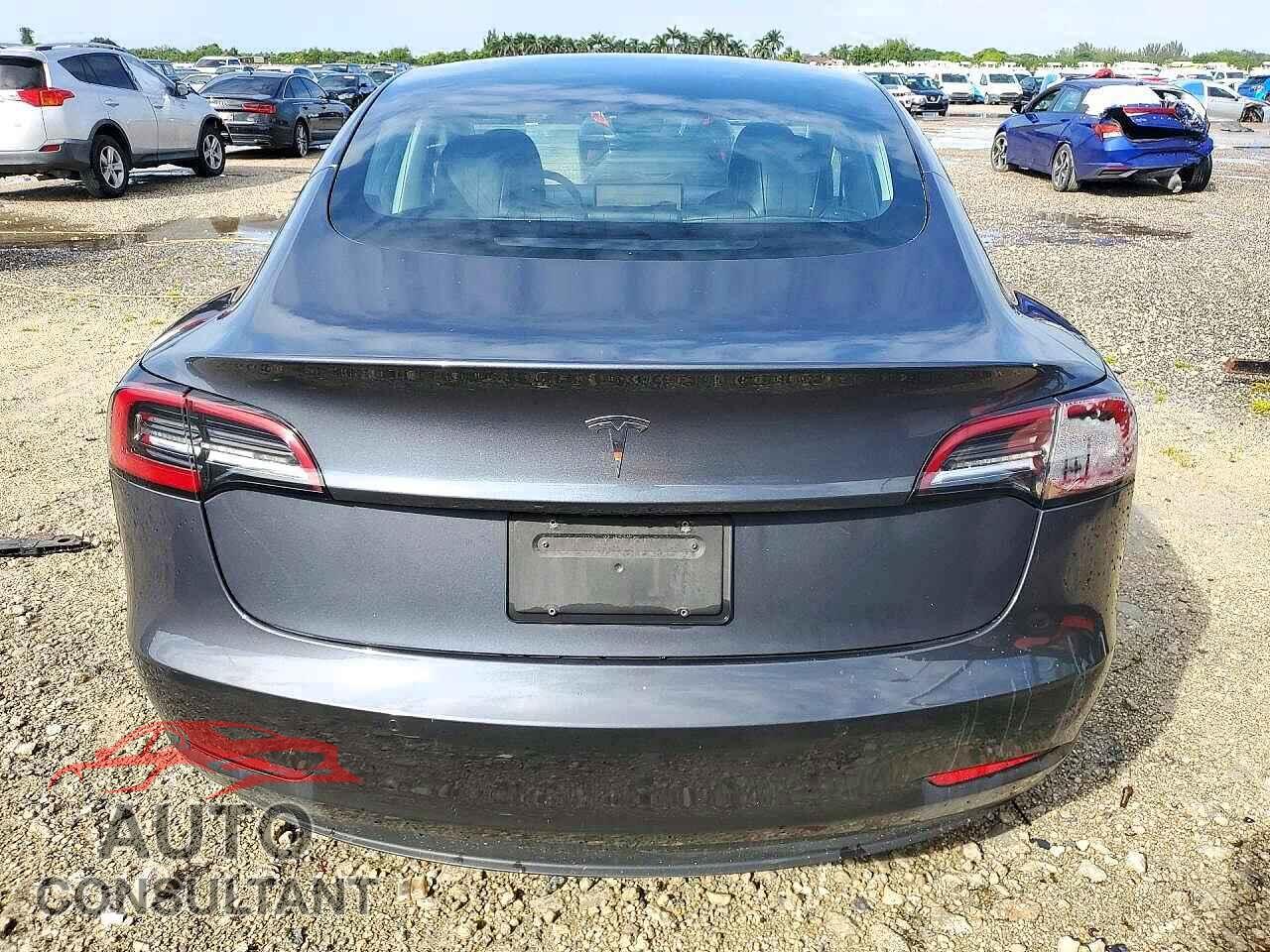 TESLA MODEL 3 2022 - 5YJ3E1EA3NF285498