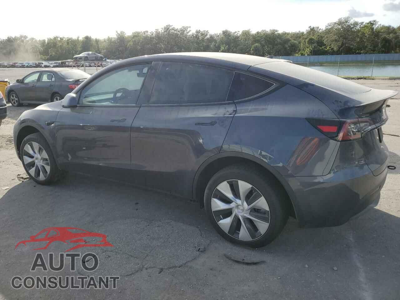 TESLA MODEL Y 2021 - 5YJYGAEE3MF283588