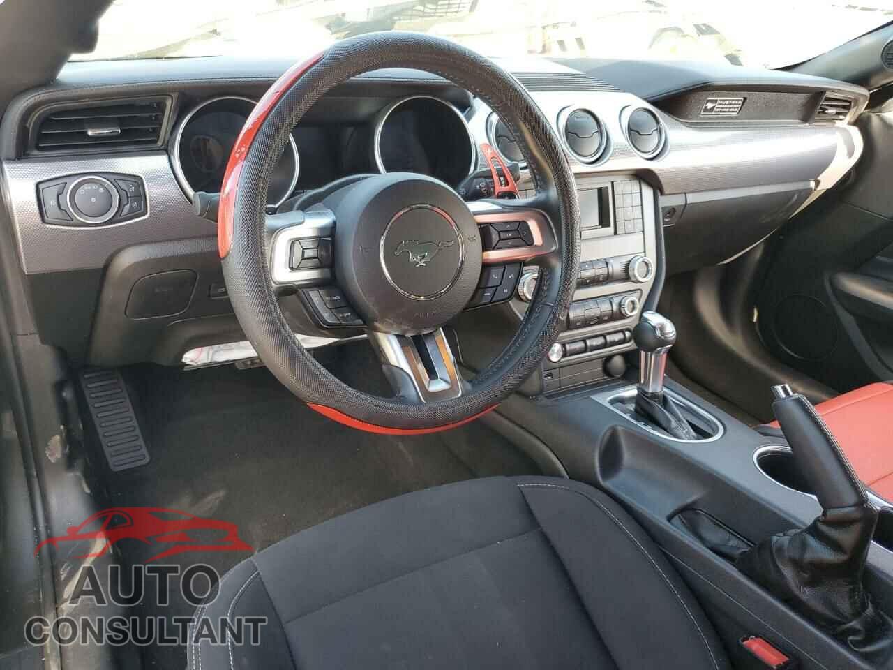 FORD MUSTANG 2020 - 1FA6P8CF5L5124900