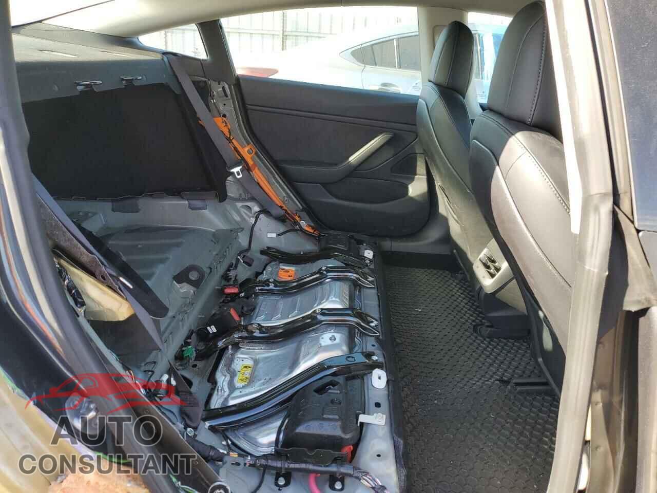 TESLA MODEL 3 2018 - 5YJ3E1EA0JF038658