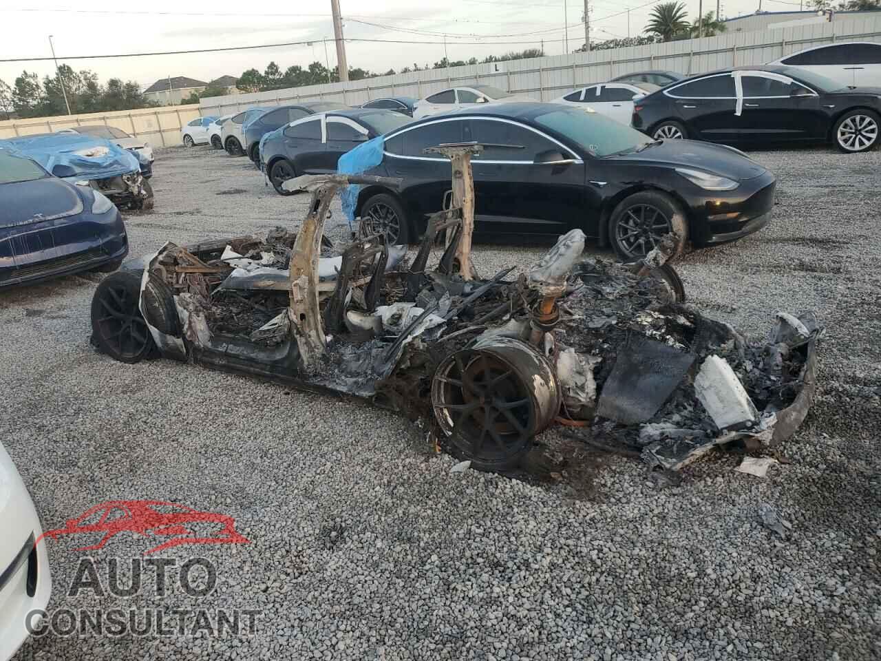 TESLA MODEL S 2021 - 5YJSA1E66MF453183