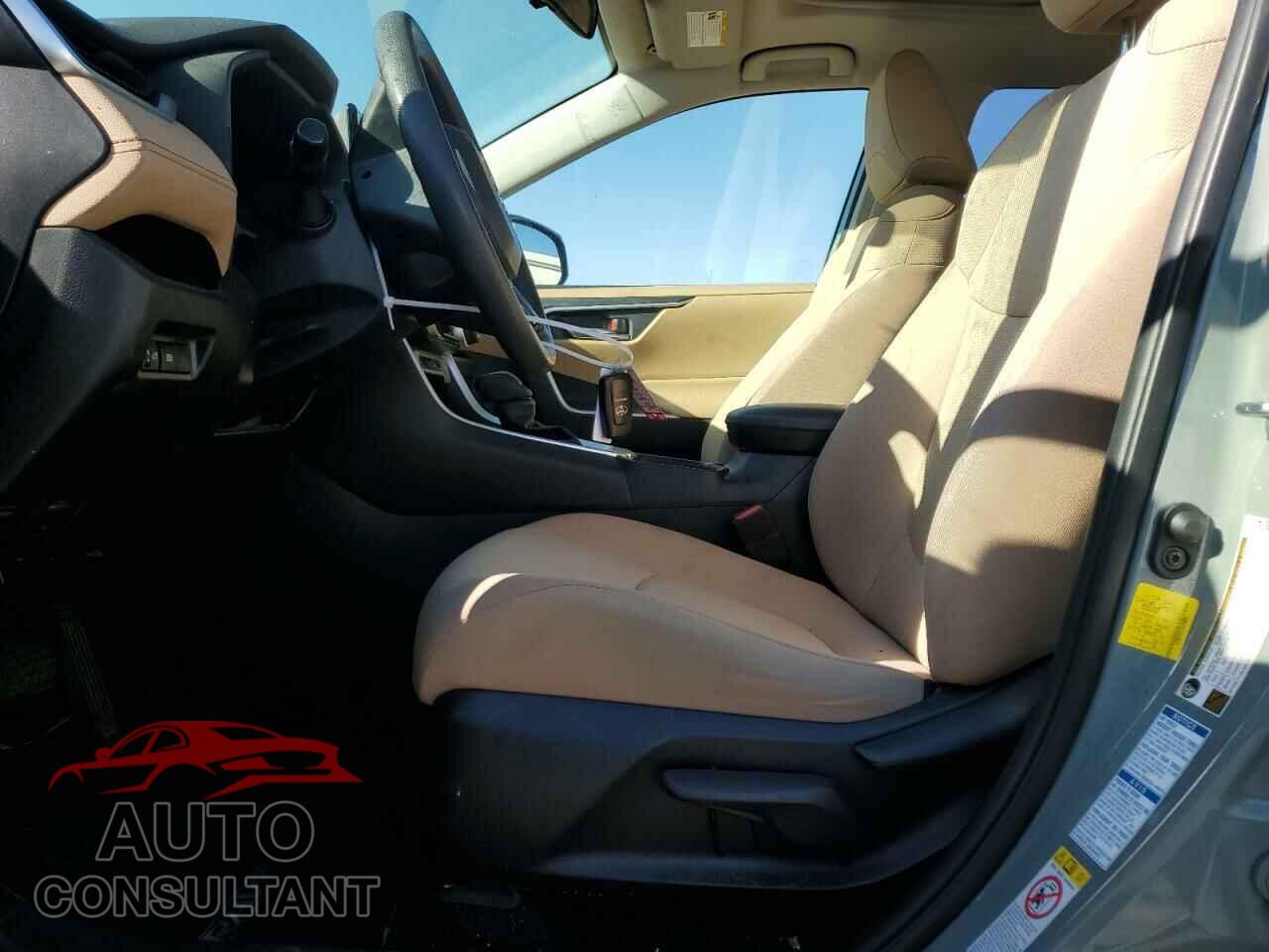 TOYOTA RAV4 2019 - JTMP1RFV3KD510020