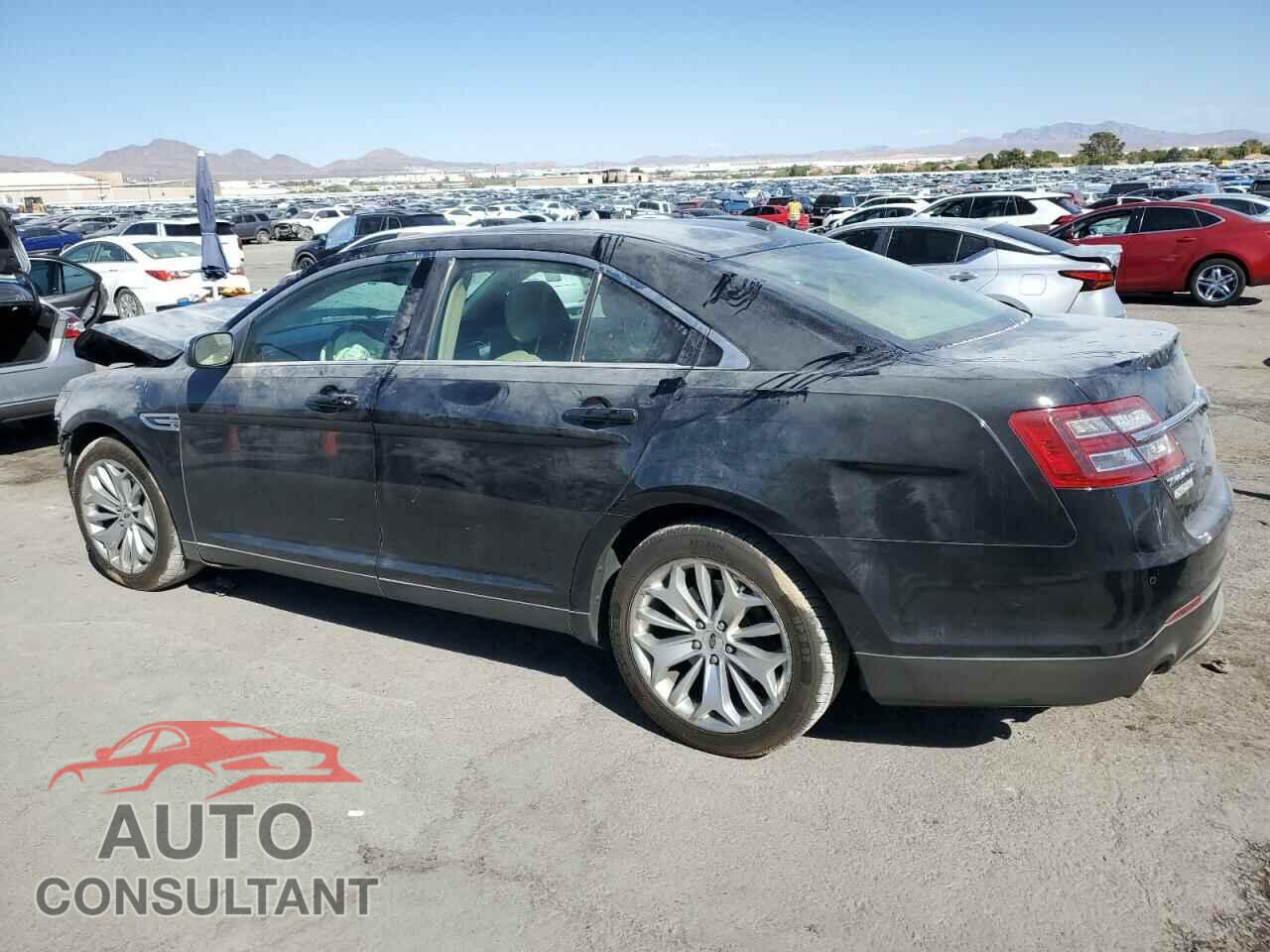 FORD TAURUS 2018 - 1FAHP2F82JG110313