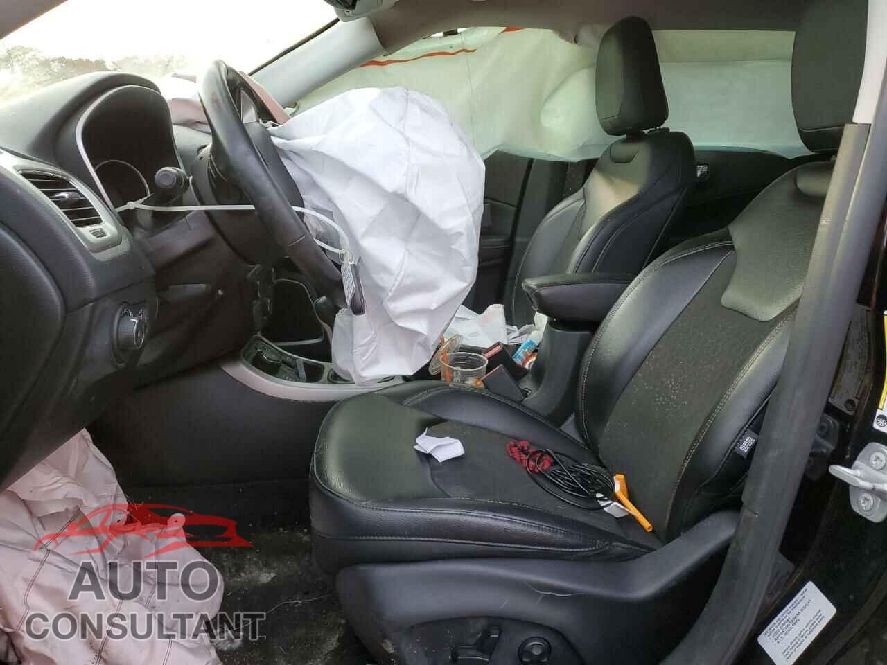 JEEP COMPASS 2018 - 3C4NJDBBXJT150419