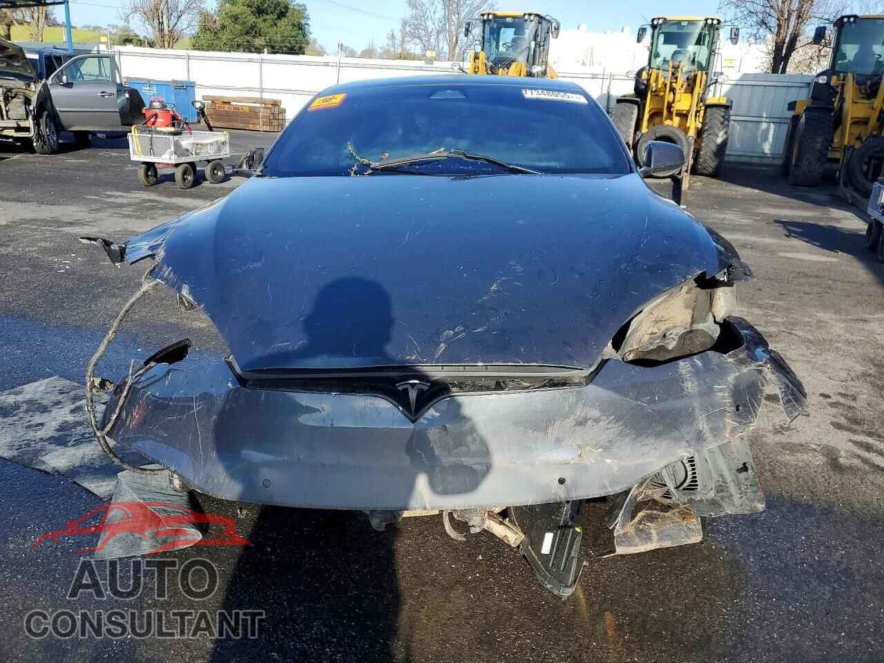 TESLA MODEL S 2017 - 5YJSA1E22HF215527