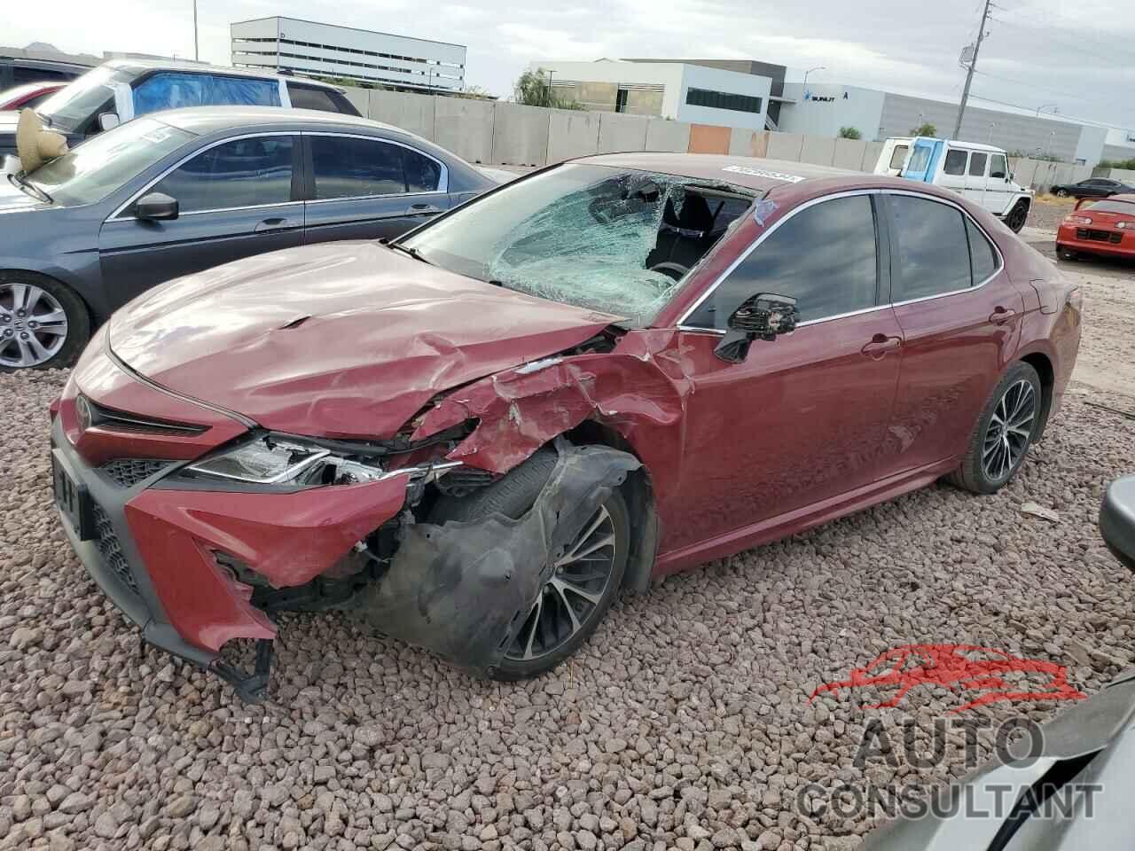 TOYOTA CAMRY 2018 - 4T1B11HK5JU666620