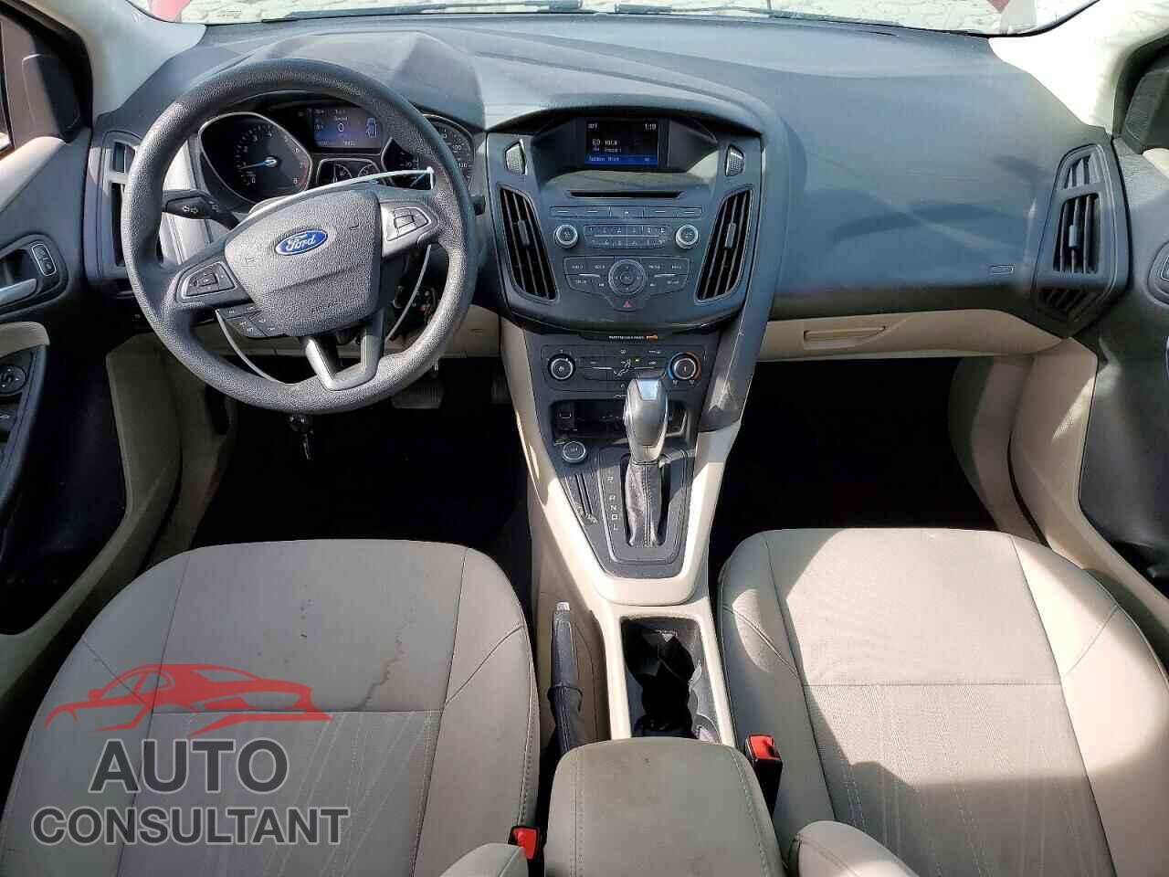 FORD FOCUS 2015 - 1FADP3F28FL259517