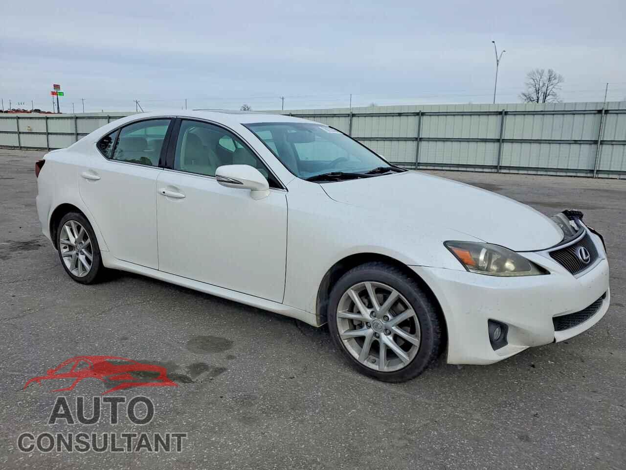 LEXUS IS 2011 - JTHCF5C26B5049052
