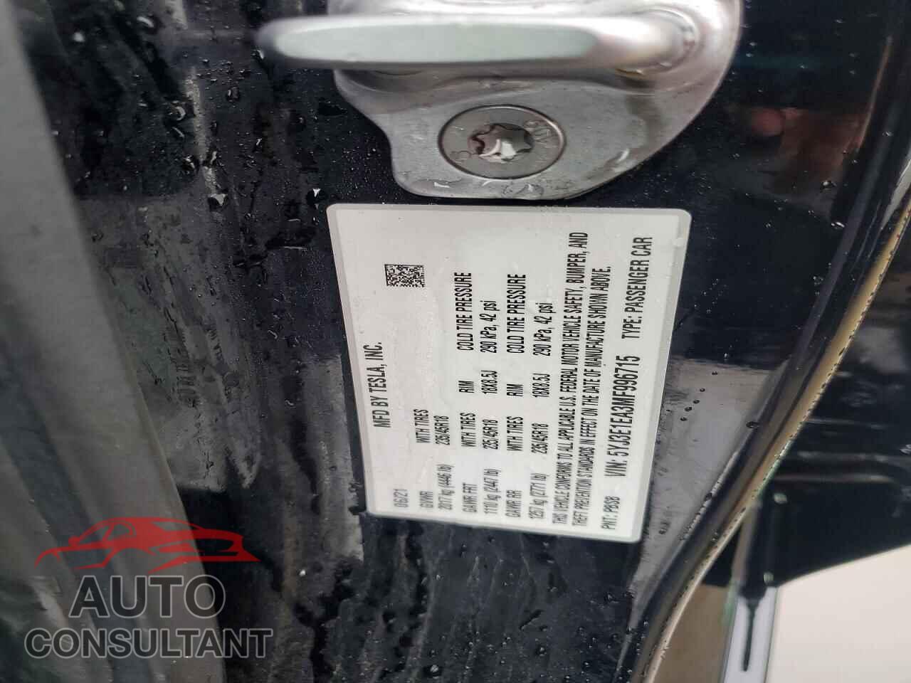TESLA MODEL 3 2021 - 5YJ3E1EA3MF996715